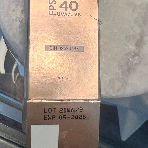 IT Cosmetics CC Nude Glow Lightweight Foundation Glow Serum SPF 40 & Niacinamide - Picture 4 of 5